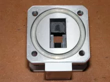 FI feritovy izolator